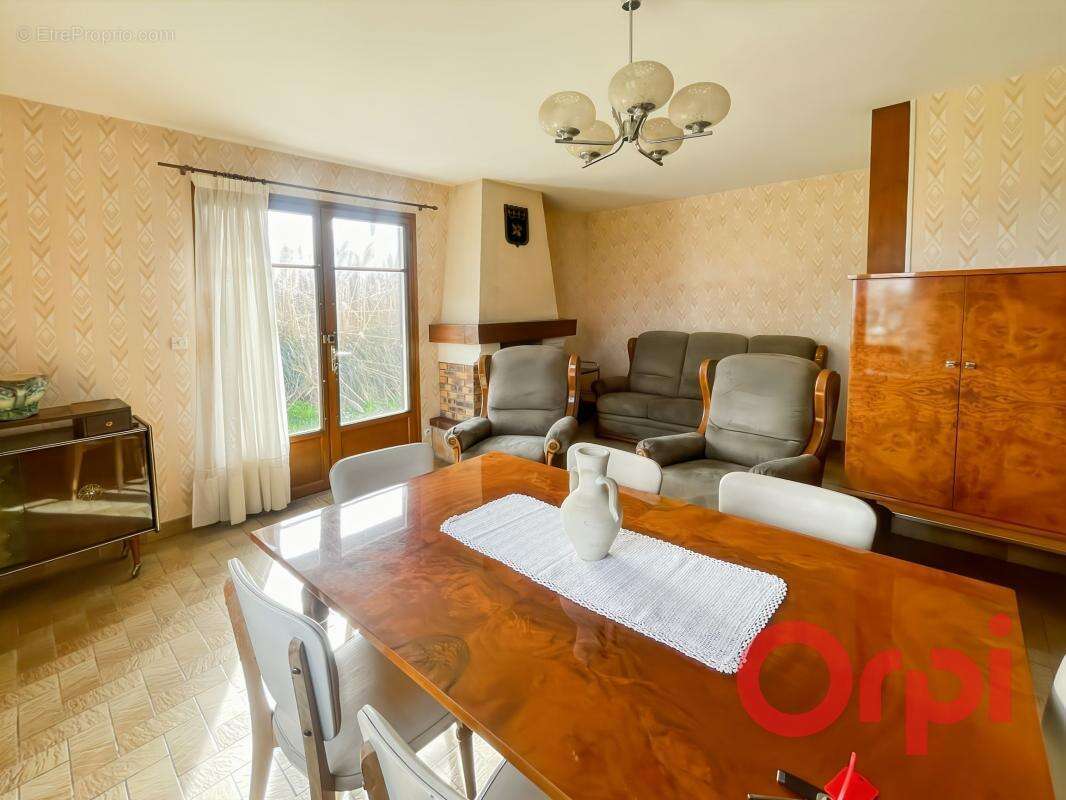 Maison à SAINT-AMAND-MONTROND