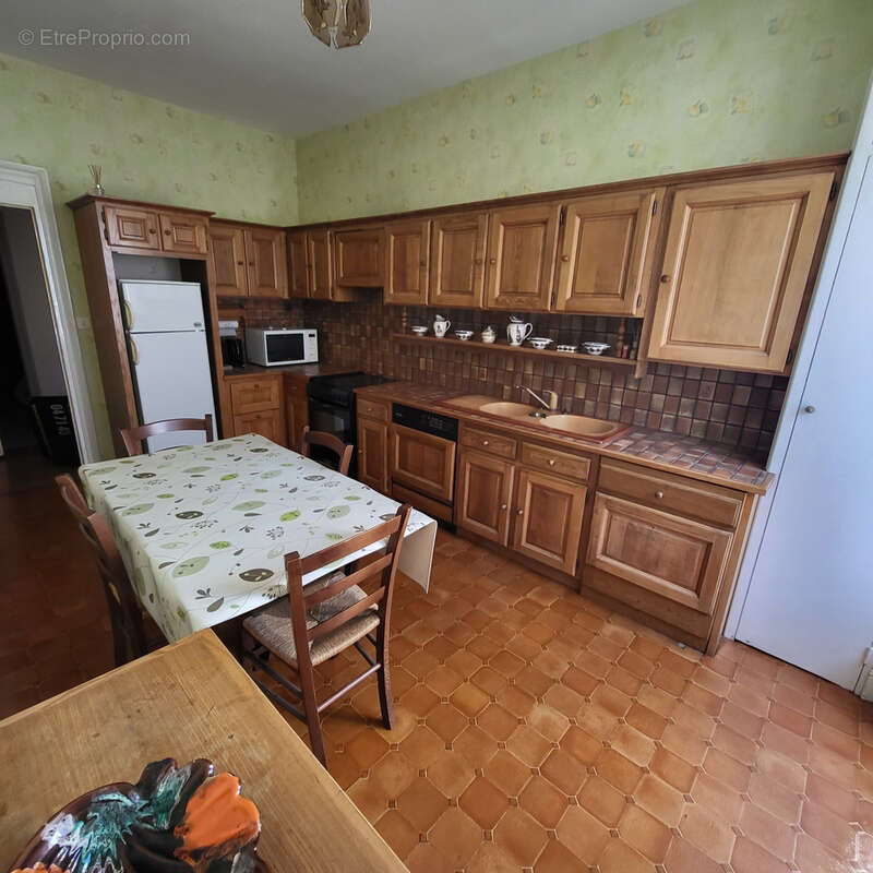 Appartement à RIOM-ES-MONTAGNES