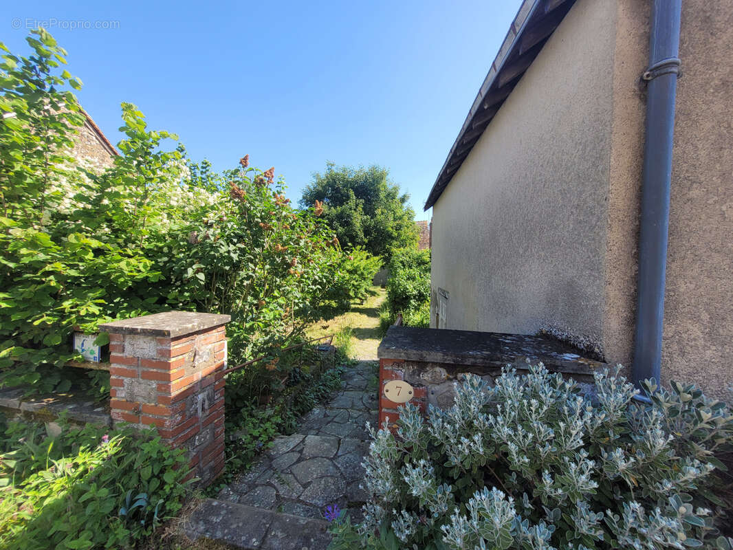 Maison à ASNIERES-SUR-VEGRE