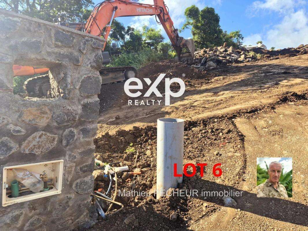 Terrain à SAINT-LEU