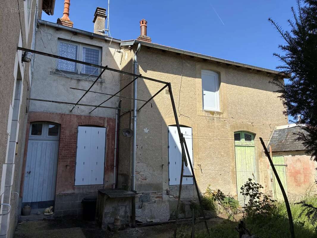 Maison à MONTMORILLON