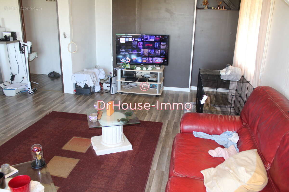 Commerce à ROULLET-SAINT-ESTEPHE