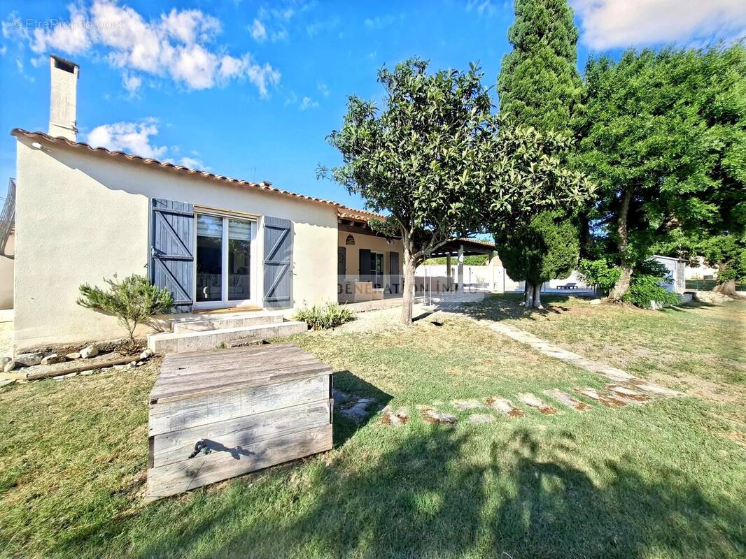 Maison à FONTVIEILLE