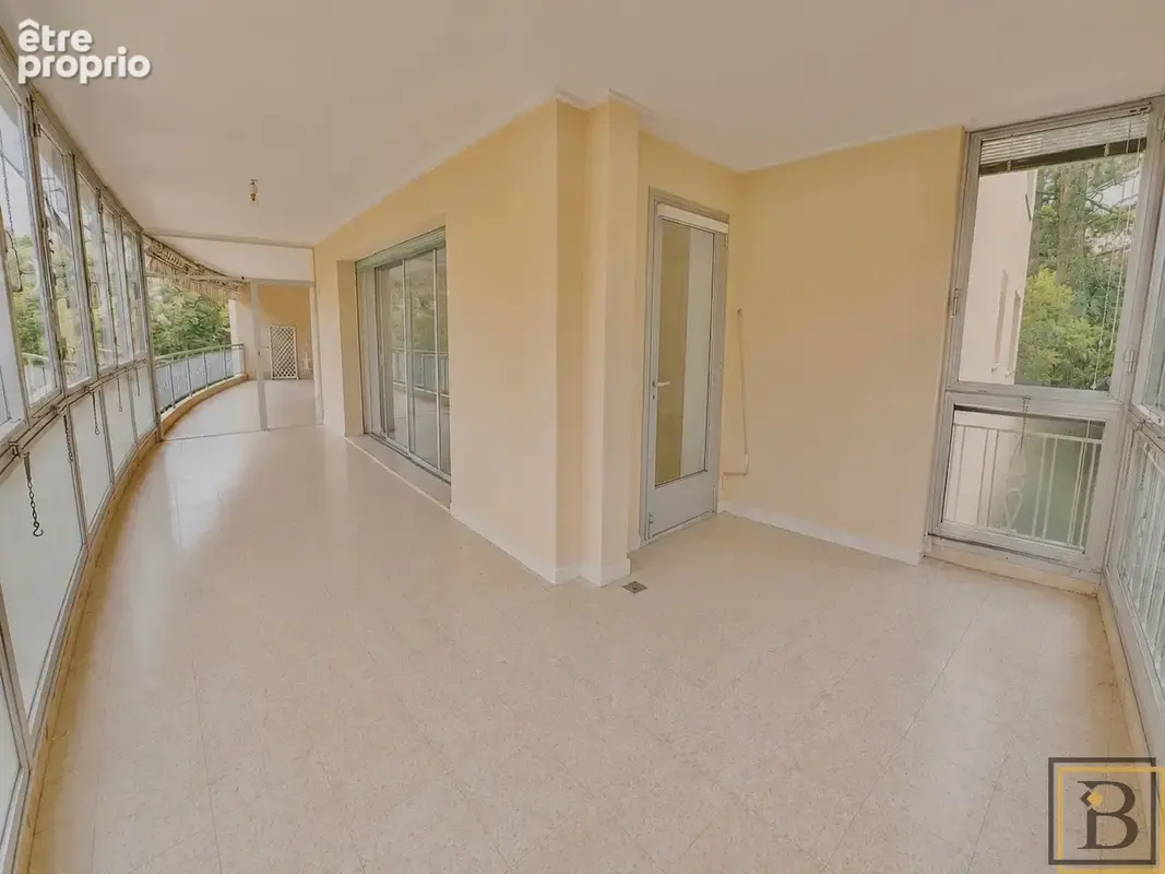 Résidence sécurisée - vaste 5 pièces de 140 m2 avec terrasse 40 m2 - photo 4