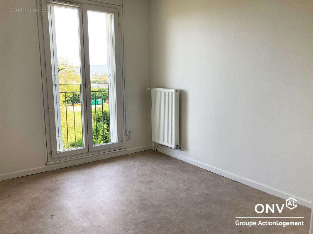 Appartement à SAINT-ETIENNE-DE-SAINT-GEOIRS