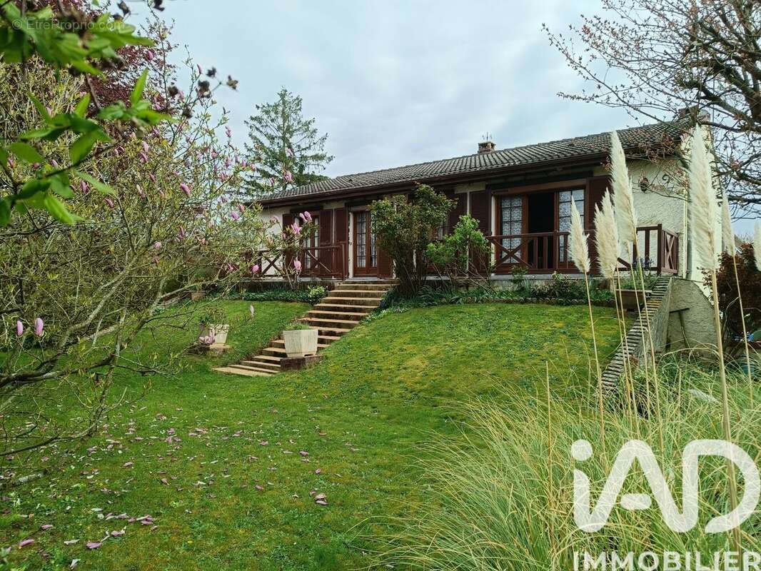 Maison 100 m² à Flexanville  - photo 2