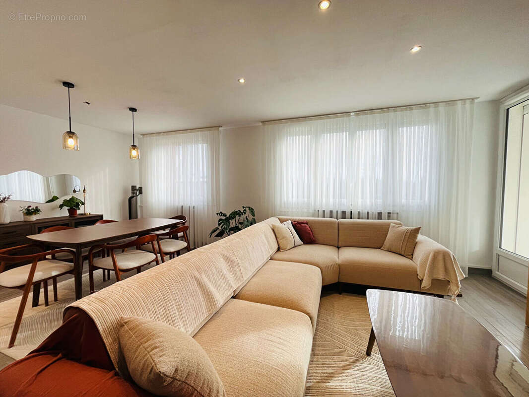 Appartement à SAINT-JEAN-DE-LA-RUELLE