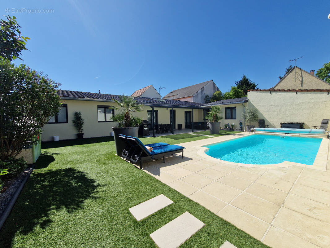 Maison à VIGNEUX-SUR-SEINE