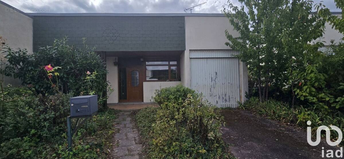 Photo 1 - Maison à BRUYERES-LE-CHATEL