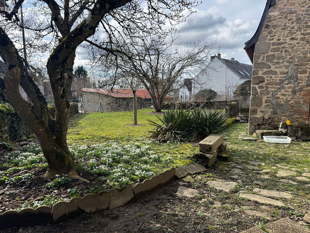 Maison à BENEVENT-L'ABBAYE