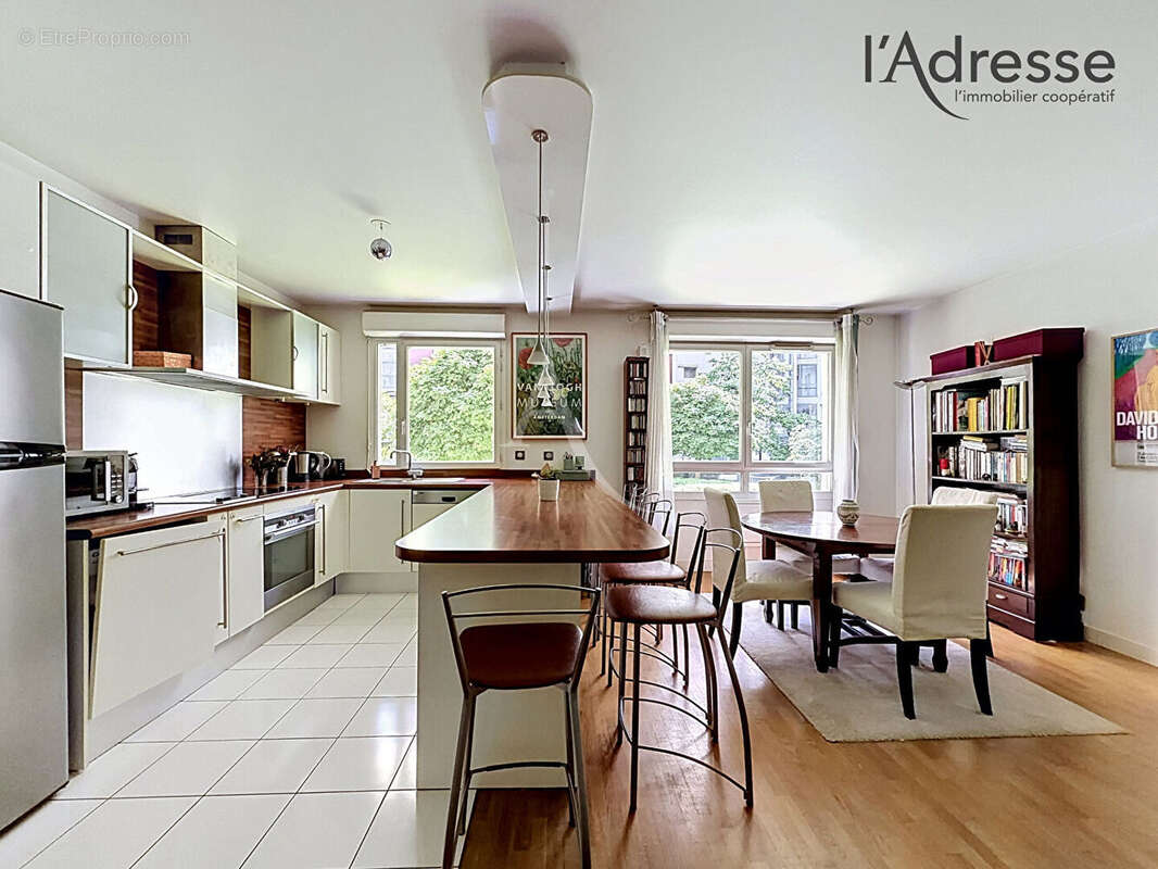 Appartement à COURBEVOIE