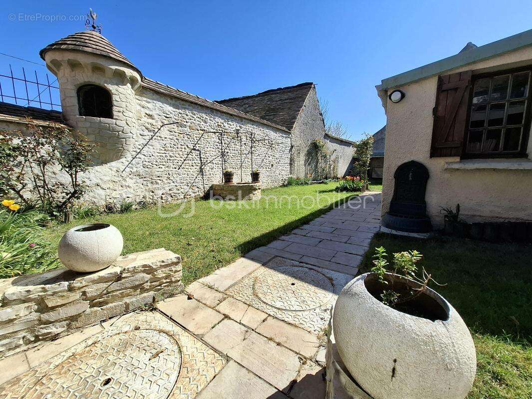 Maison à SERMAISES