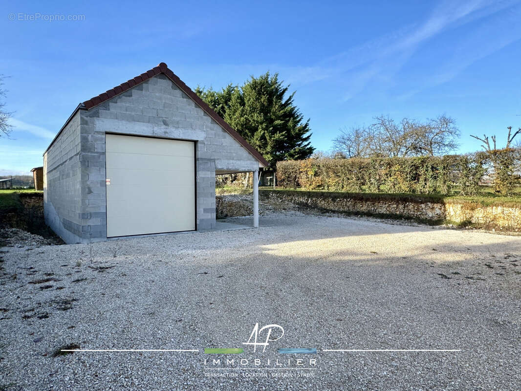 Maison à DAMPIERRE-ET-FLEE