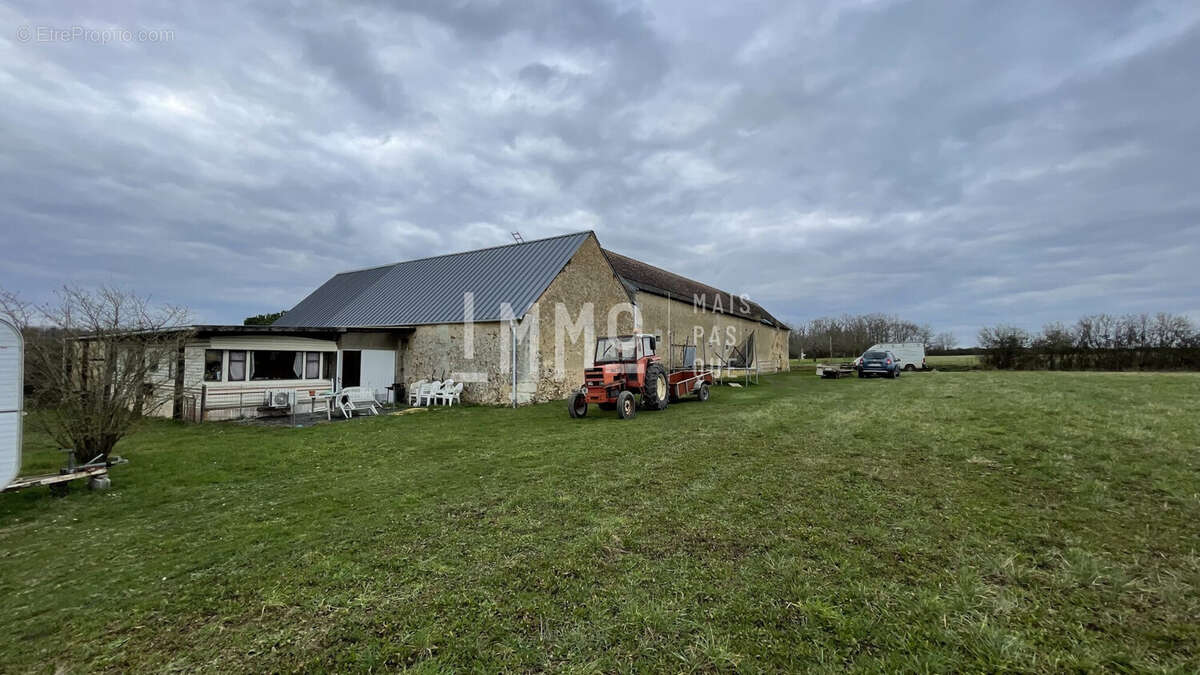 Maison à BUEIL-EN-TOURAINE