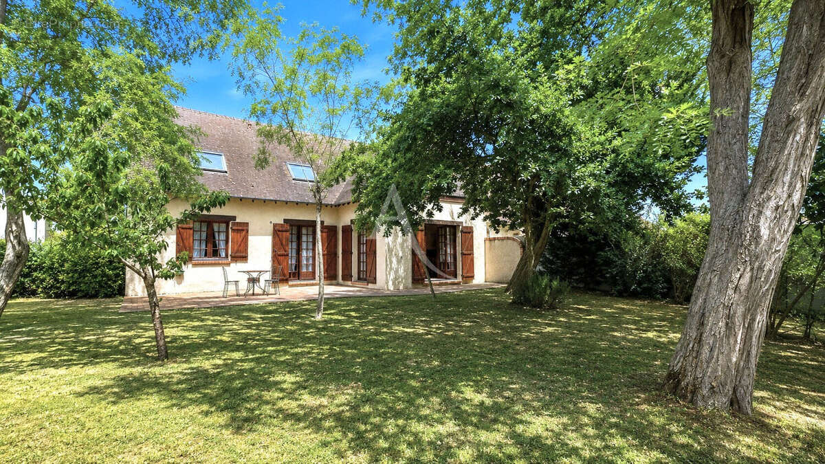 Maison à LES MUREAUX