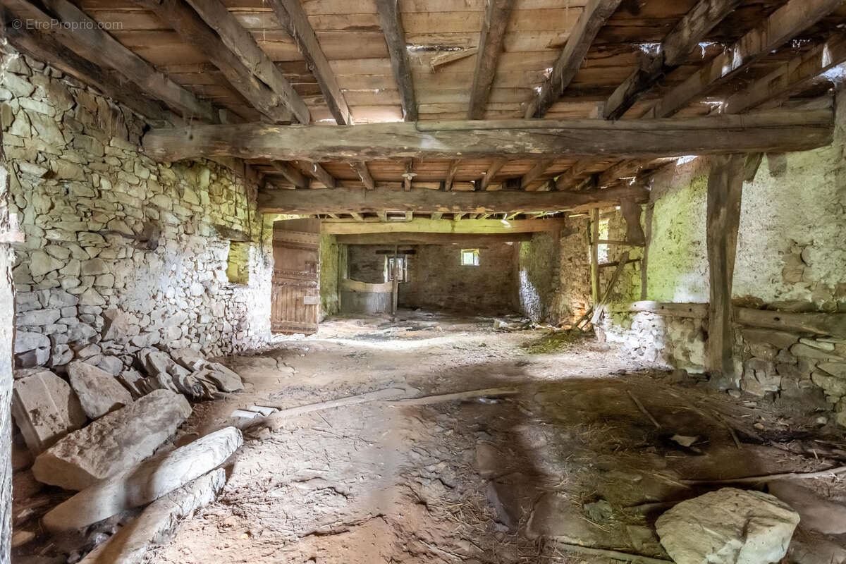 Stone barn to renovate - photo 3