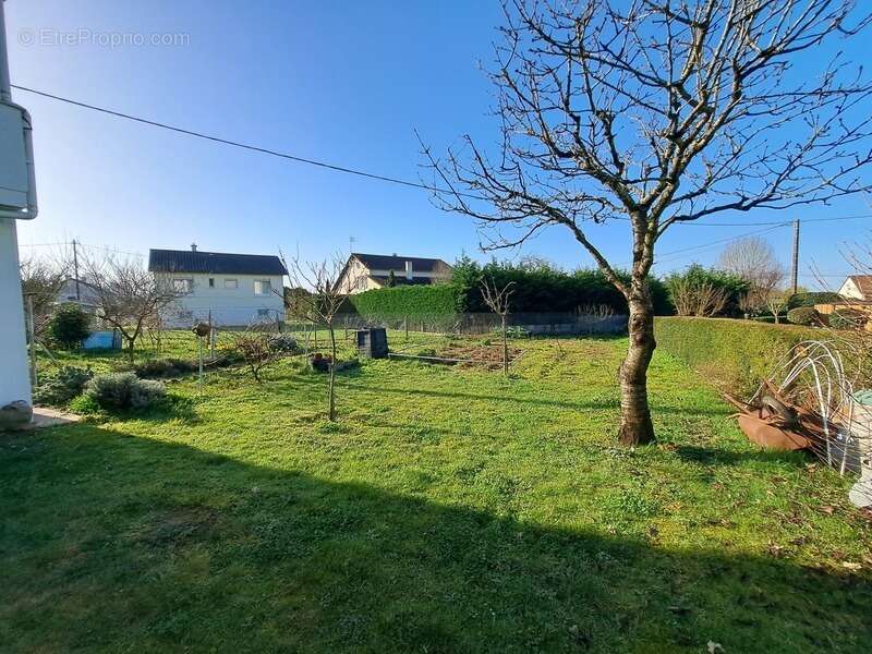 Maison à ROCHES-PREMARIE-ANDILLE