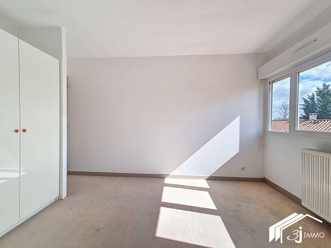 Maison à LA SALVETAT-SAINT-GILLES