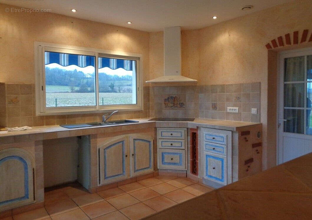 Maison à POEY-DE-LESCAR