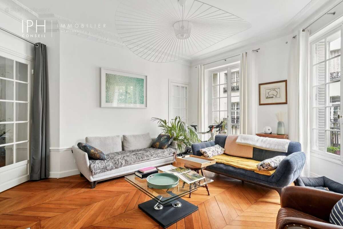 Appartement à NEUILLY-SUR-SEINE