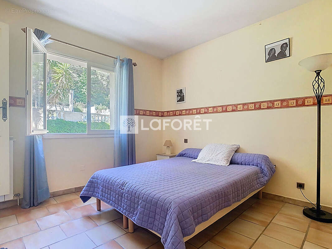 Maison La Valette-du-Var -  5 pièces - 154 m² - photo 7