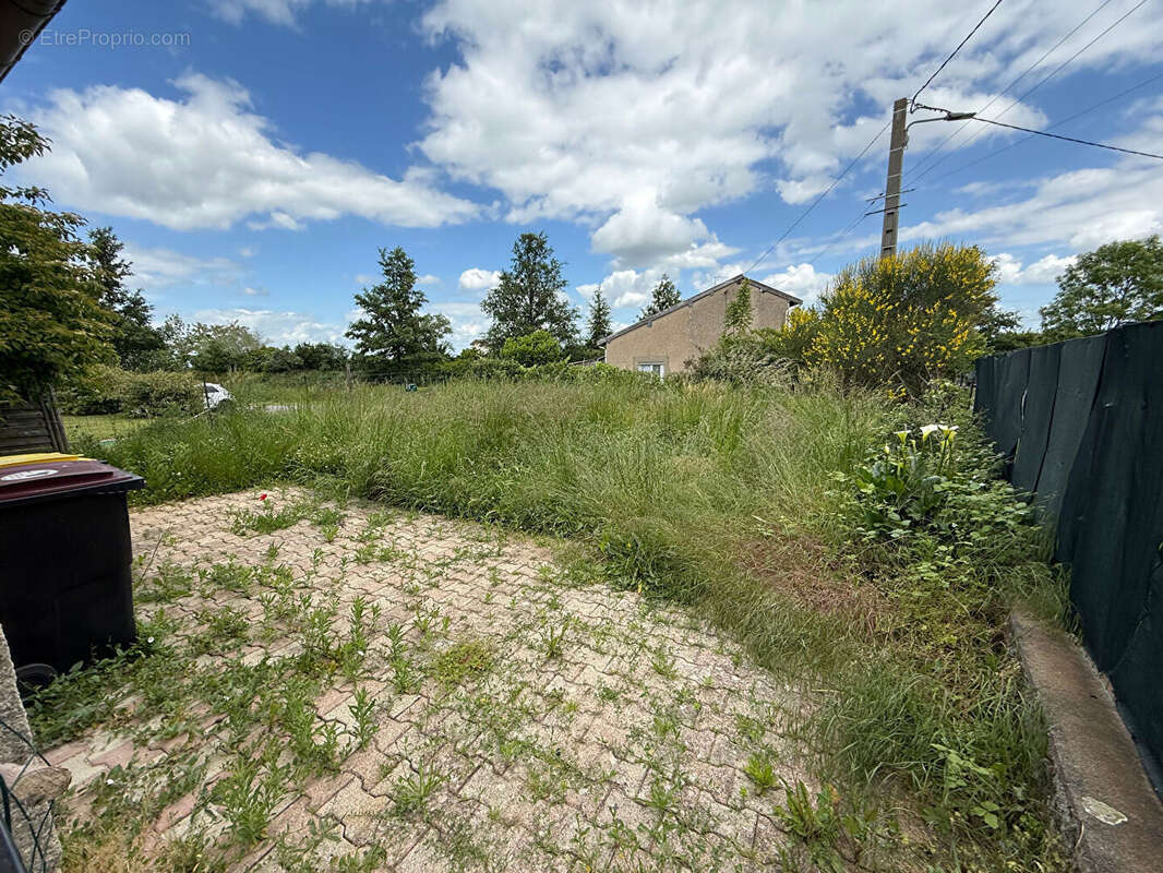 Appartement à RENAISON