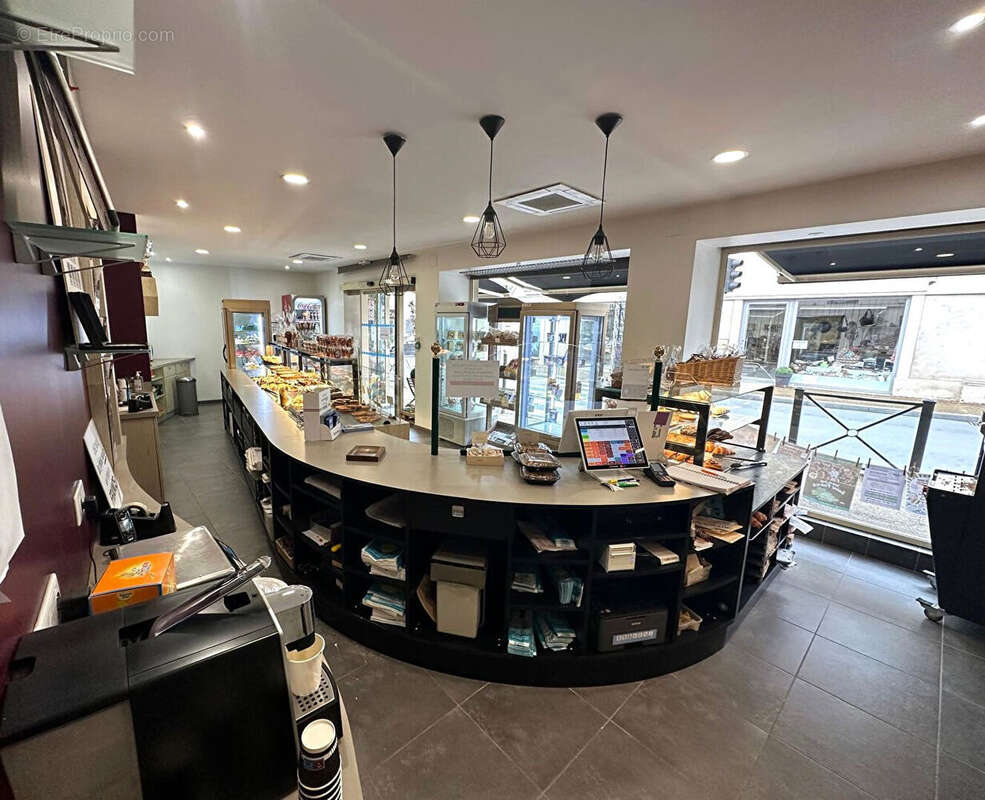 Commerce à CHATEAUNEUF-SUR-SARTHE