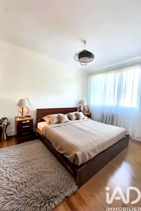 Photo 6 - Appartement à LA CELLE-SAINT-CLOUD