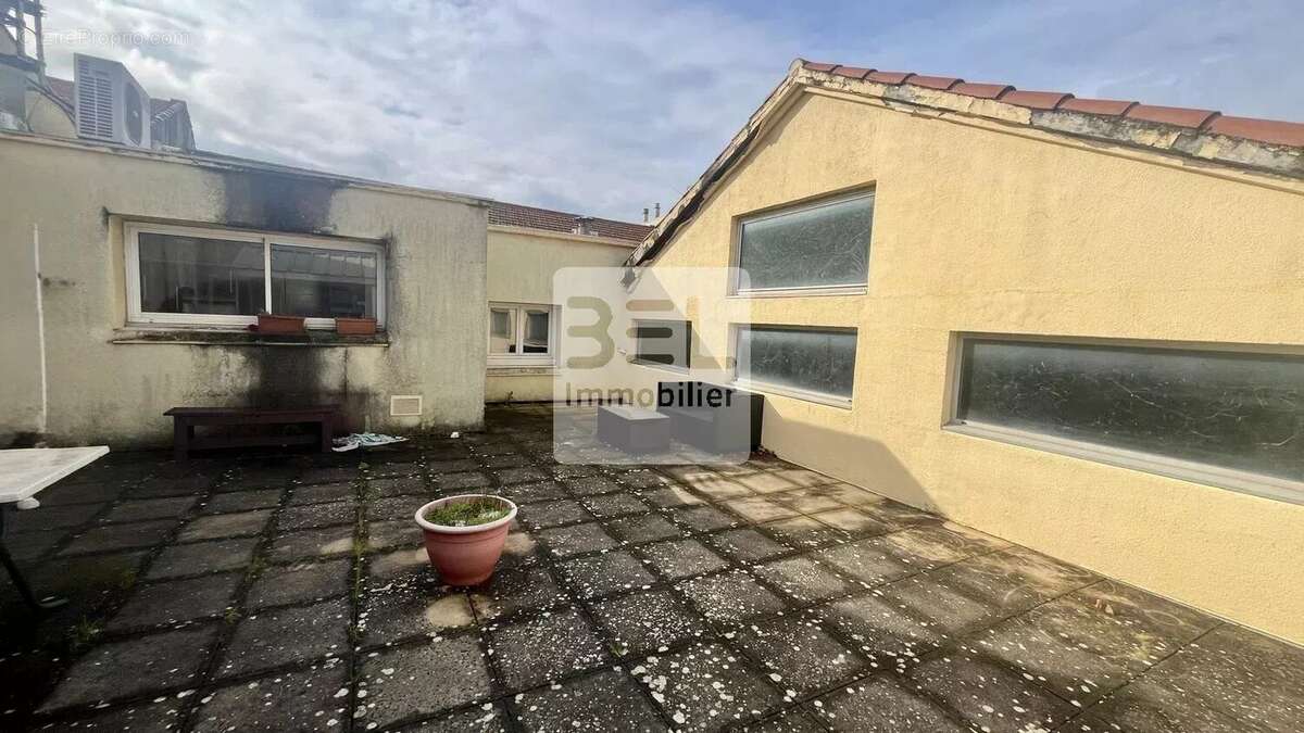 Appartement à BAGNOLS-SUR-CEZE