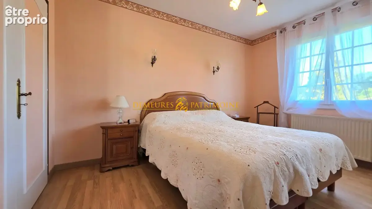 Maison 6 pièces 167 m² à vendre à Puymoyen (16400) - photo 7