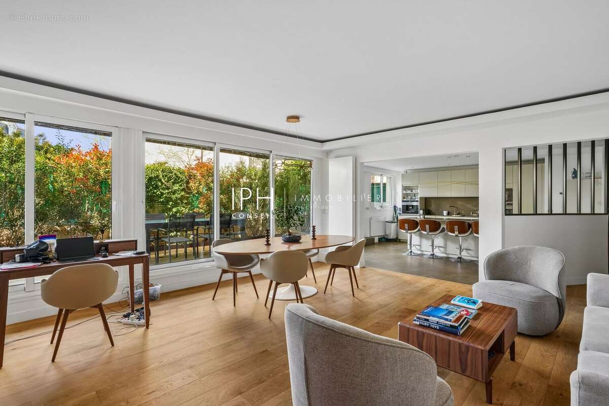 Appartement à NEUILLY-SUR-SEINE
