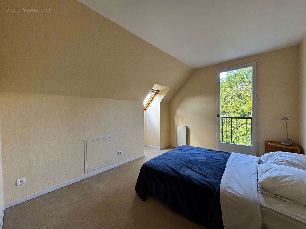 Maison à SAINT-NOM-LA-BRETECHE