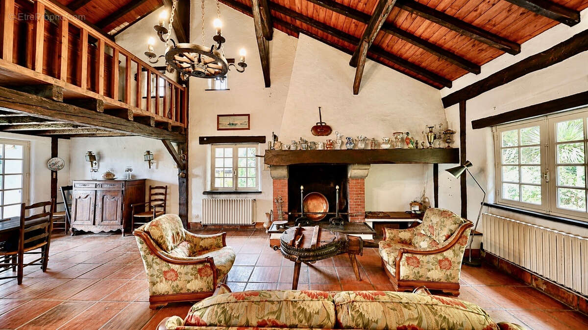 Maison à SAUBION