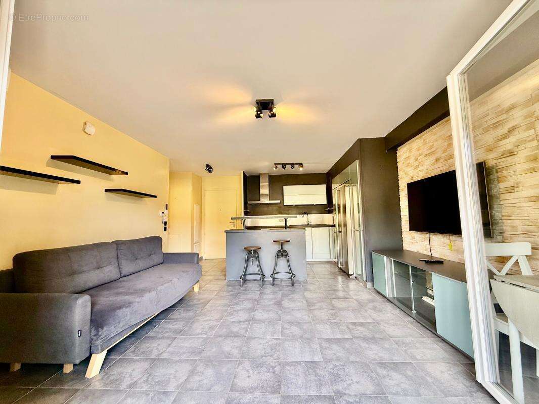 Appartement à LA COLLE-SUR-LOUP