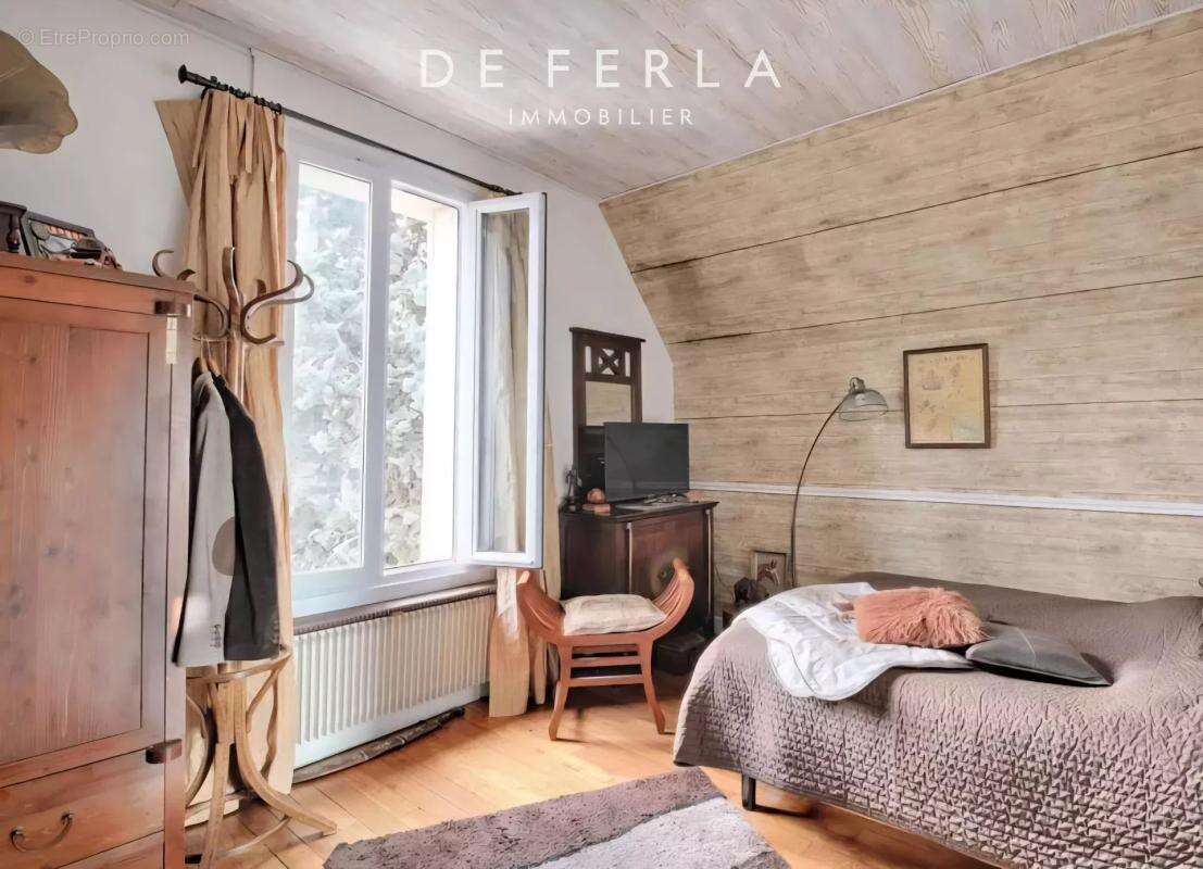 Maison à SAINT-MAUR-DES-FOSSES