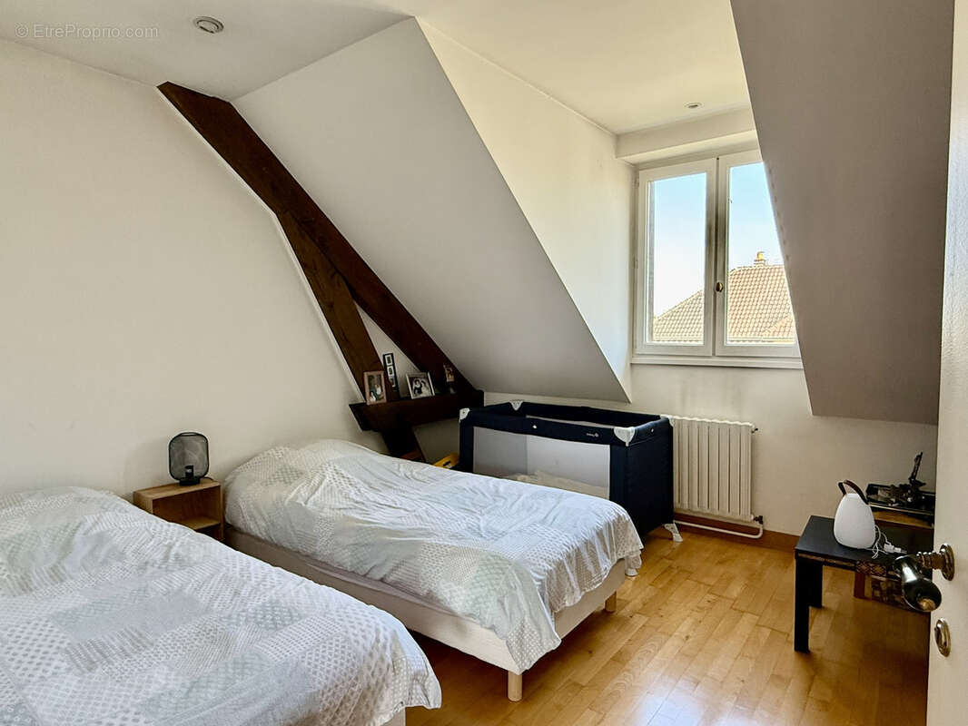 Maison à PONT-SAINTE-MARIE