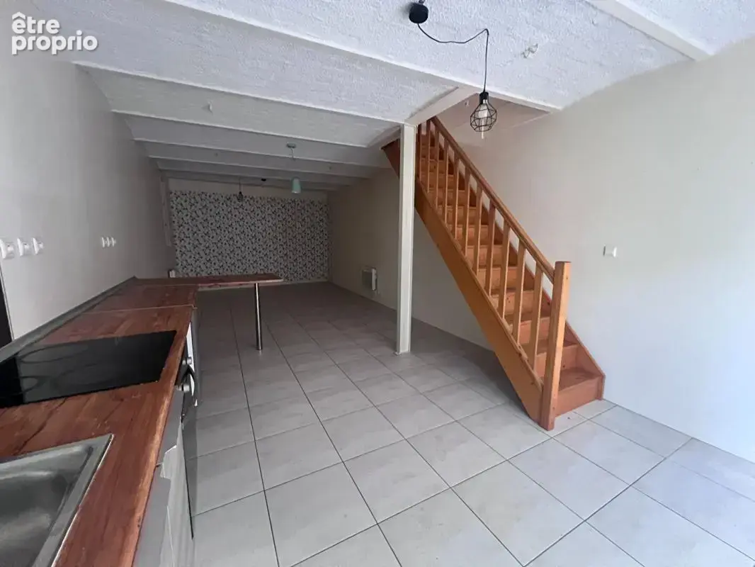 Proche Barjac, coeur de village, deux habitations - photo 6