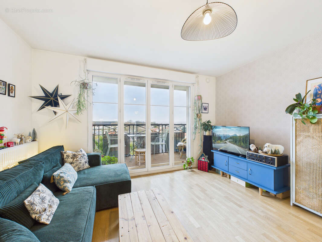 Appartement à SARTROUVILLE