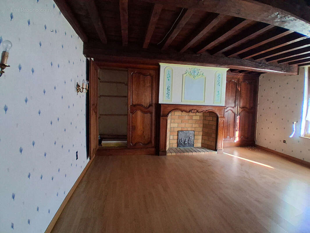 Maison à ETREAUPONT