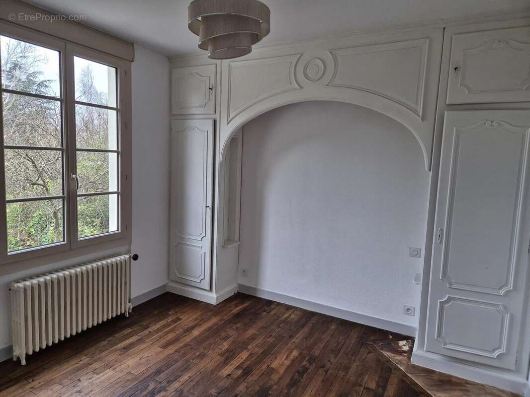 Appartement à LES PONTS-DE-CE