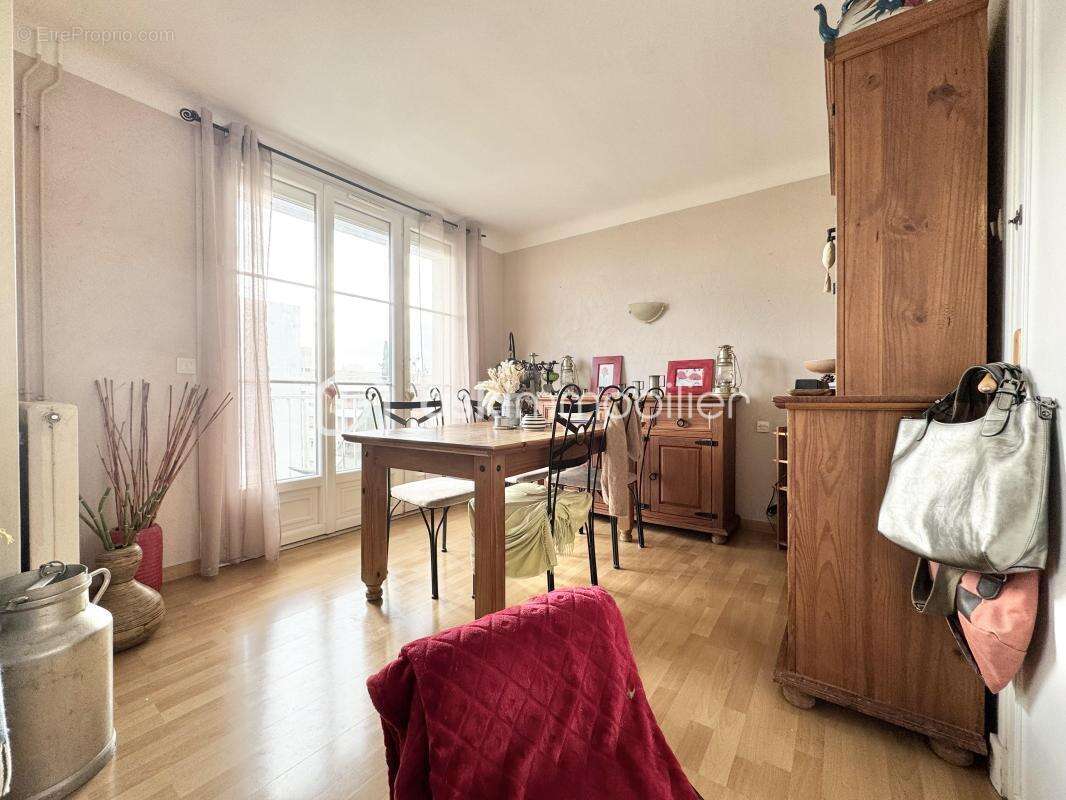 Appartement T3 de 70M2 avec cave et place de parking - photo 5