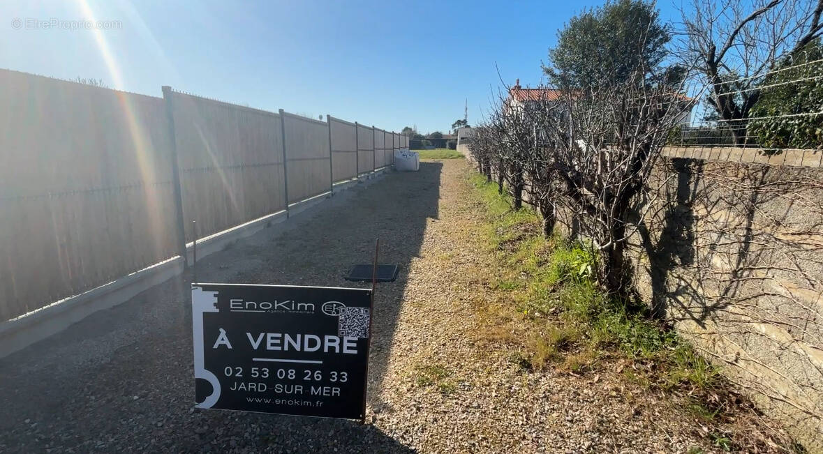 Terrain à TALMONT-SAINT-HILAIRE