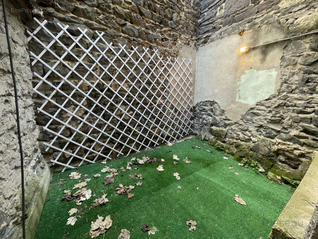 Maison à MOZAC