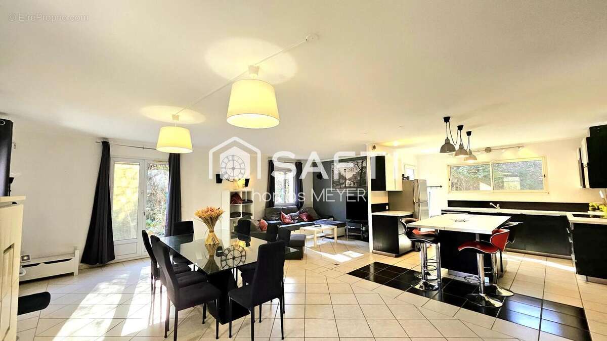 Photo 2 - Maison à ANSOUIS