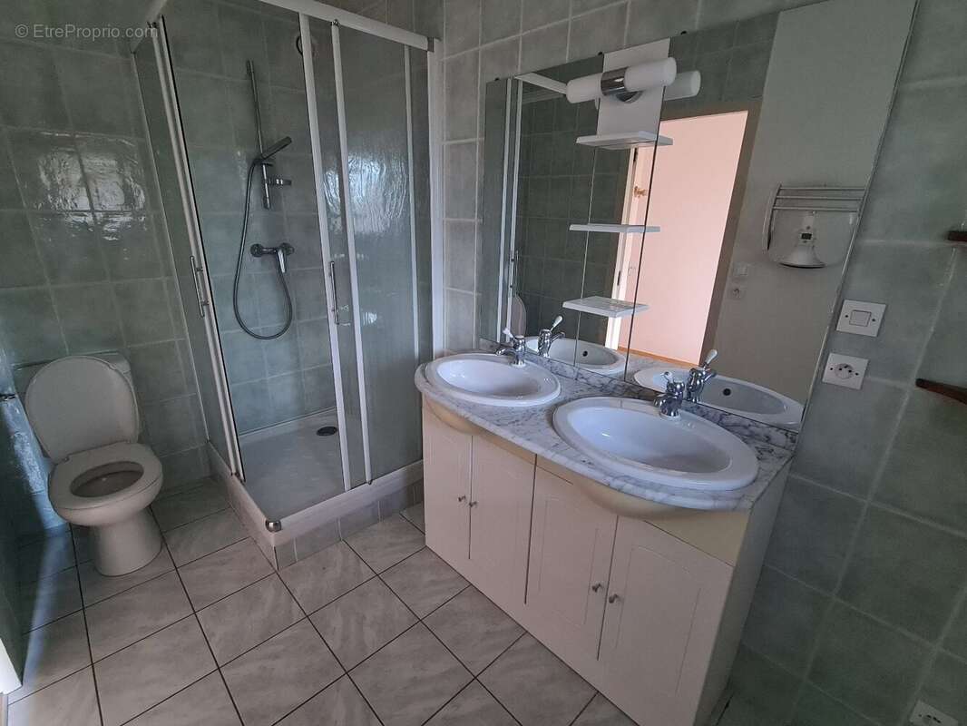 Appartement à GILLY-SUR-ISERE