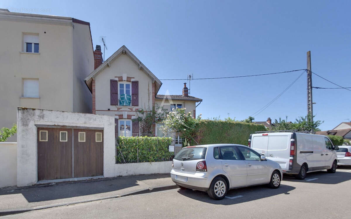 Maison à AUXERRE