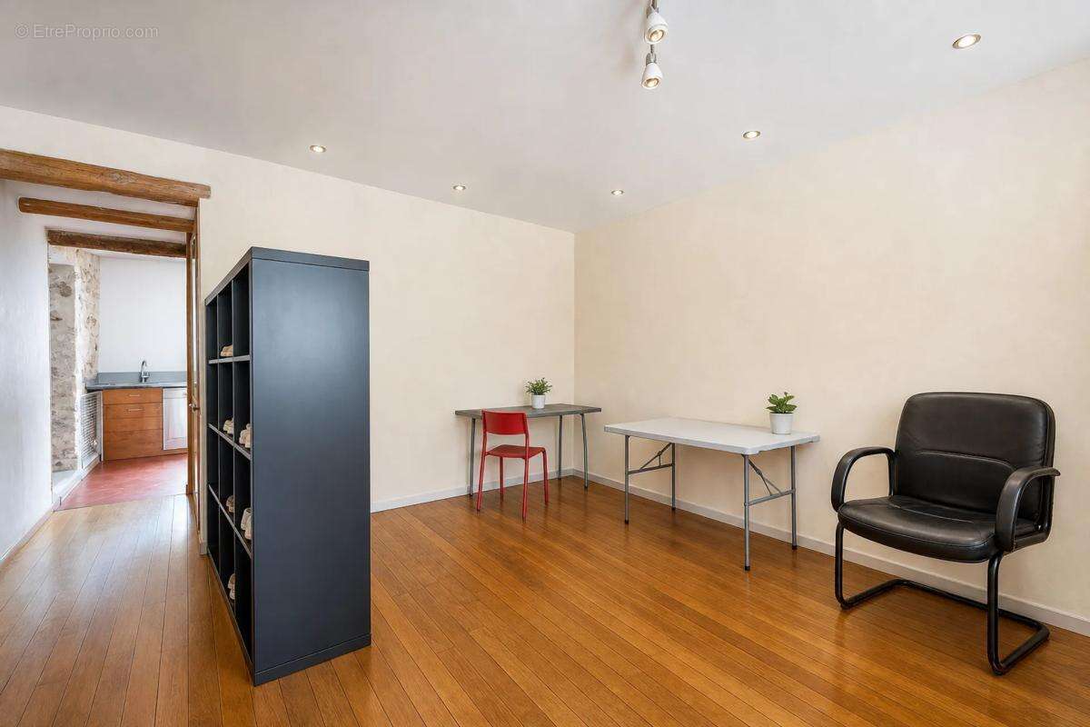 Appartement 75m² avec terrasse  loué jusqu'en 2028 - photo 6