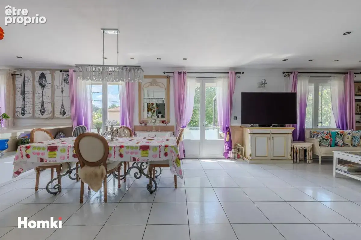 Appartement T5 de 108 m² à Saint-Symphorien-d'Ozon 69360, Avenue Robert Schumann avec jardin privatif et piscine - photo 3