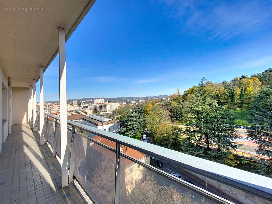 Appartement à SAINT-ETIENNE