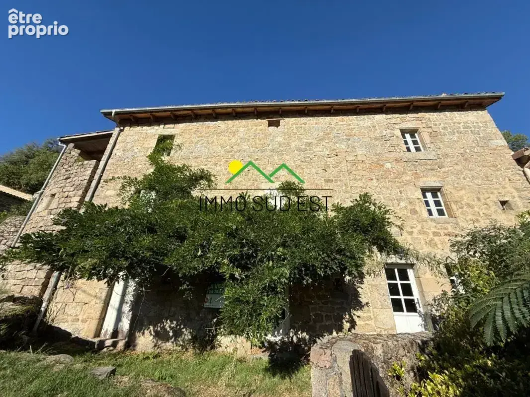 Maison 4 pièces de 75 m² habitables avec une partie à rénover sur une parcelle de terrain de 762 m² - photo 1